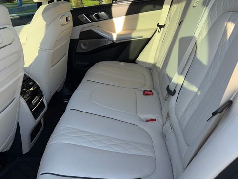 Used 2024 BMW X5 M60i AWD/4WD image 14
