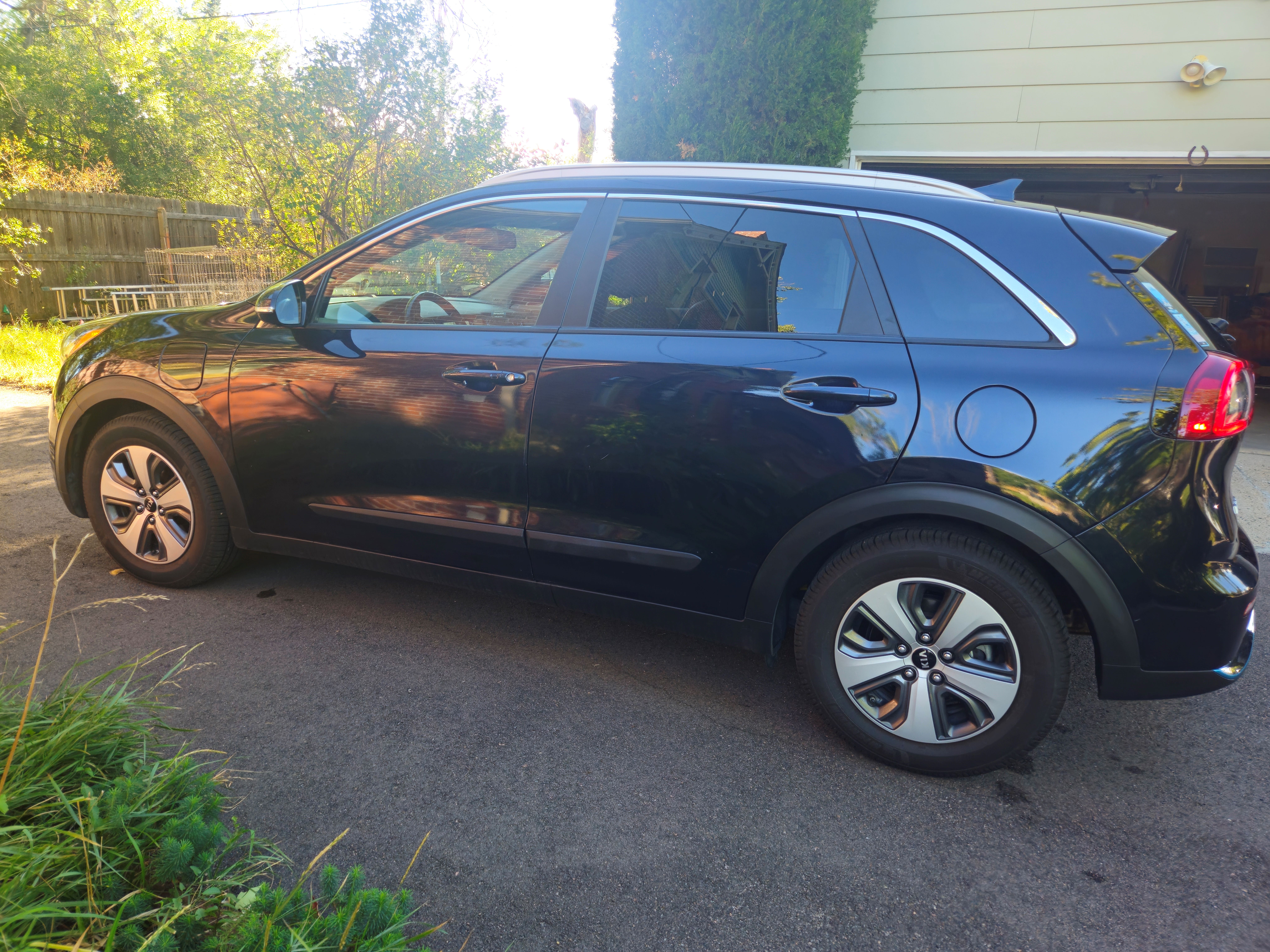 Used 2019 Kia Niro EX Premium FWD image 10