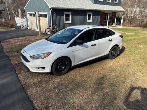 Used 2018 Ford Focus S image 4