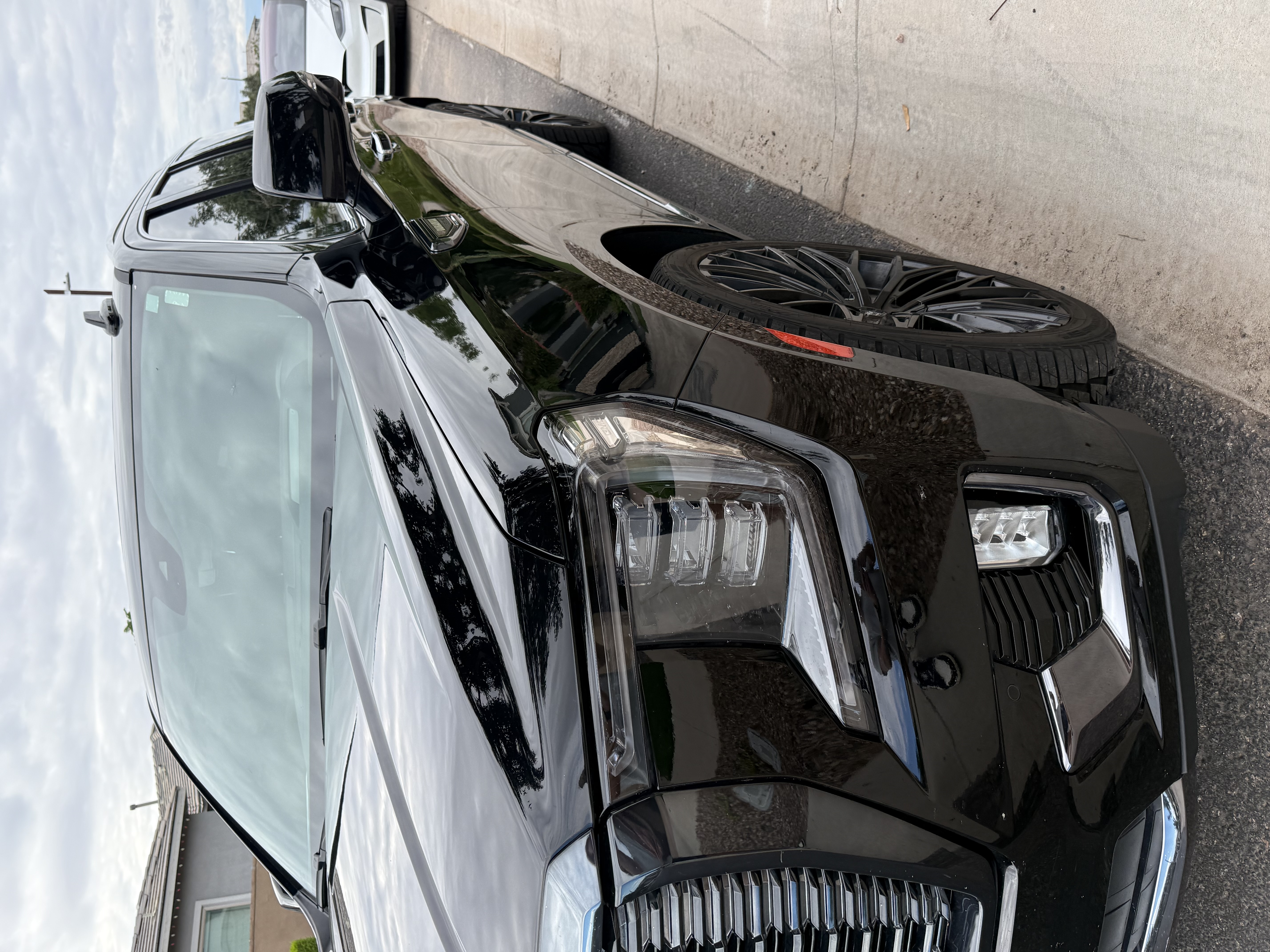 Used 2023 GMC Yukon Denali Ultimate AWD/4WD image 12