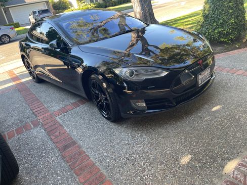 Used 2014 Tesla Model S 60 image 4