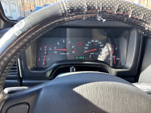 Used 2004 Jeep Wrangler 4WD image 9