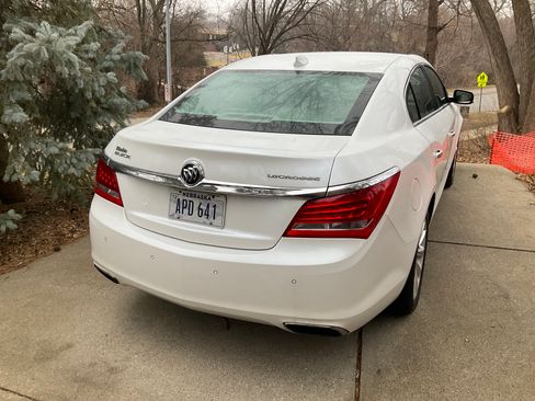 Used 2016 Buick LaCrosse Leather image 2