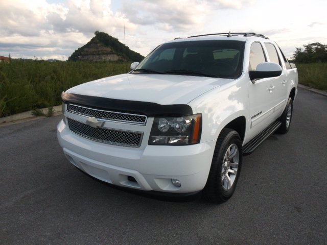Used 2011 Chevrolet Avalanche LT w/ Luxury Package AWD/4WD image 1