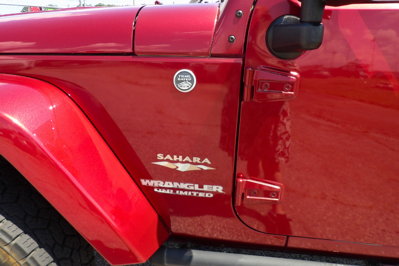 Used 2012 Jeep Wrangler Unlimited Sahara AWD/4WD image 5