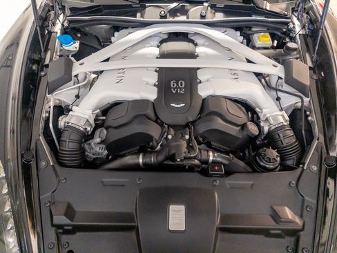 Used 2015 Aston Martin Vanquish Volante image 13