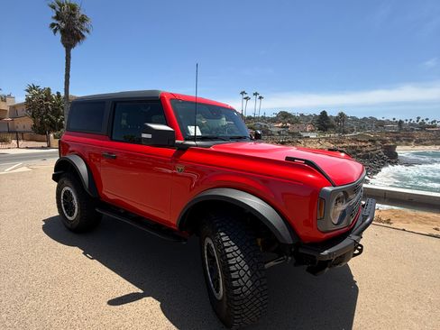 Used 2023 Ford Bronco Badlands AWD/4WD image 2