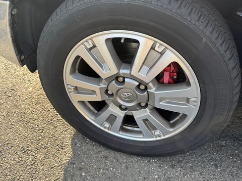 Used 2010 Toyota Tundra 4x4 Double Cab image 26