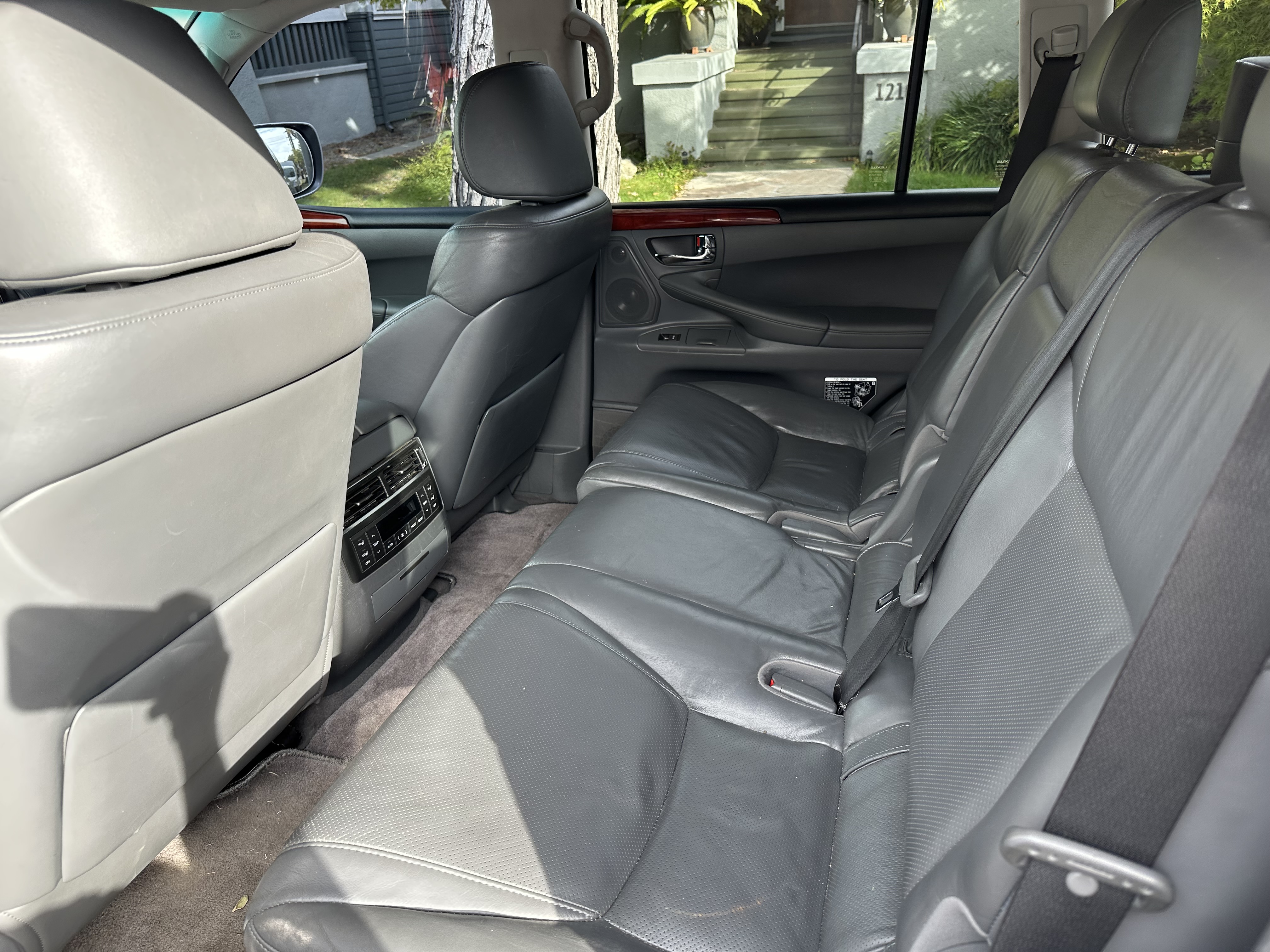 Used 2010 Lexus LX 570 4WD image 12