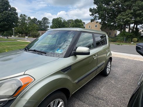 Used 2012 Kia Soul + FWD image 5