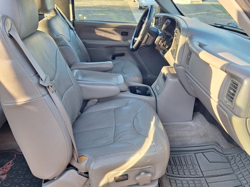 Used 2000 Chevrolet Silverado 2500 LS image 11