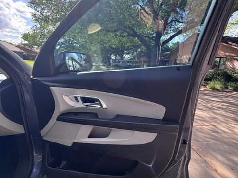 Used 2014 Chevrolet Equinox LS image 15