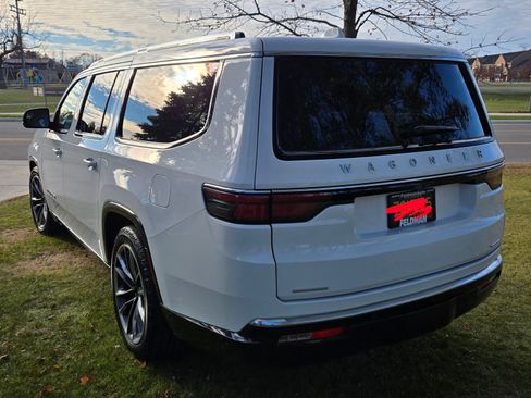 Used 2023 Jeep Wagoneer L Series III w/ Premium Group I image 5