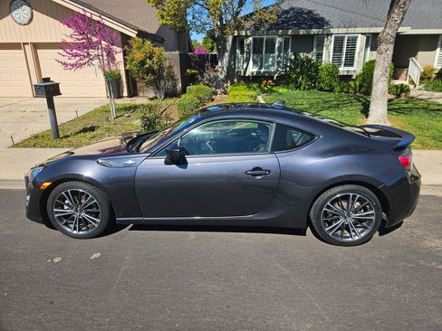 Used 2015 Scion FR-S image 5