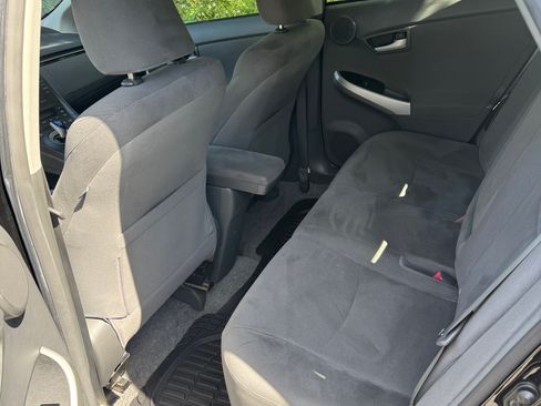 Used 2010 Toyota Prius FWD image 2