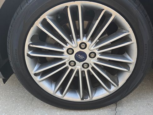 Used 2013 Ford Fusion SE FWD image 27