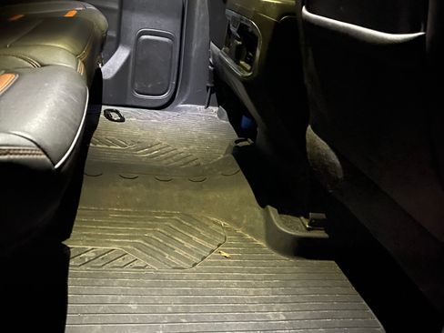 Used 2020 GMC Sierra 2500 AT4 w/ AT4 Premium Package image 6