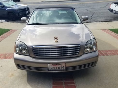 Used 2004 Cadillac De Ville Sedan image 2