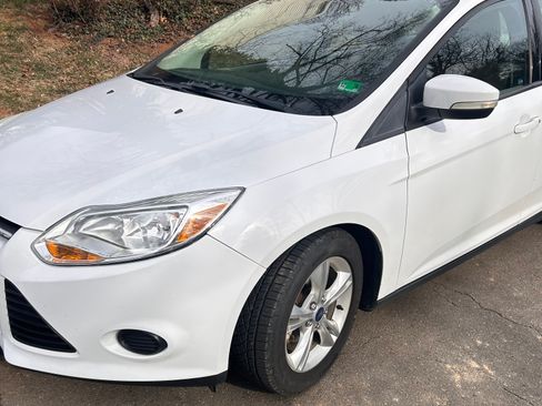 Used 2014 Ford Focus SE image 2