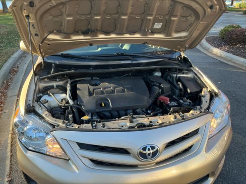 Used 2011 Toyota Corolla LE image 14