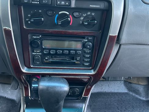 Used 2001 Toyota 4Runner SR5 w/ Sport Pkg RWD image 22
