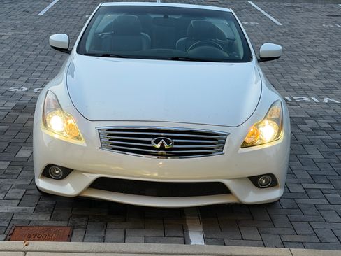 Used 2014 INFINITI Q60 Convertible w/ Premium Package RWD image 8