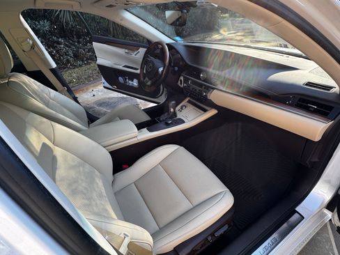 Used 2016 Lexus ES 300h 300h Sedan 4D image 11