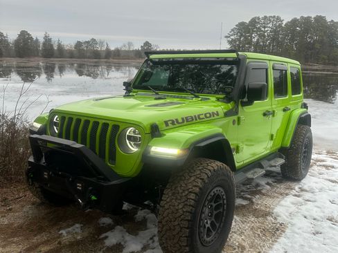 Used 2021 Jeep Wrangler Unlimited Rubicon w/ Xtreme Recon 35" Tire Package AWD/4WD image 13