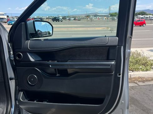 Used 2021 Ford Expedition Max Limited image 20