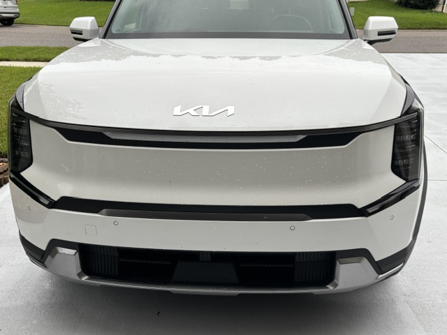 Used 2024 Kia EV9 Light Long Range RWD image 7