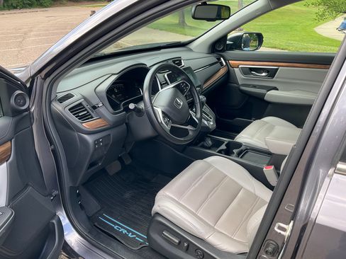 Used 2017 Honda CR-V Touring image 11