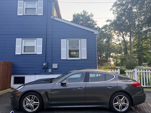 Used 2014 Porsche Panamera 4S AWD/4WD image 4