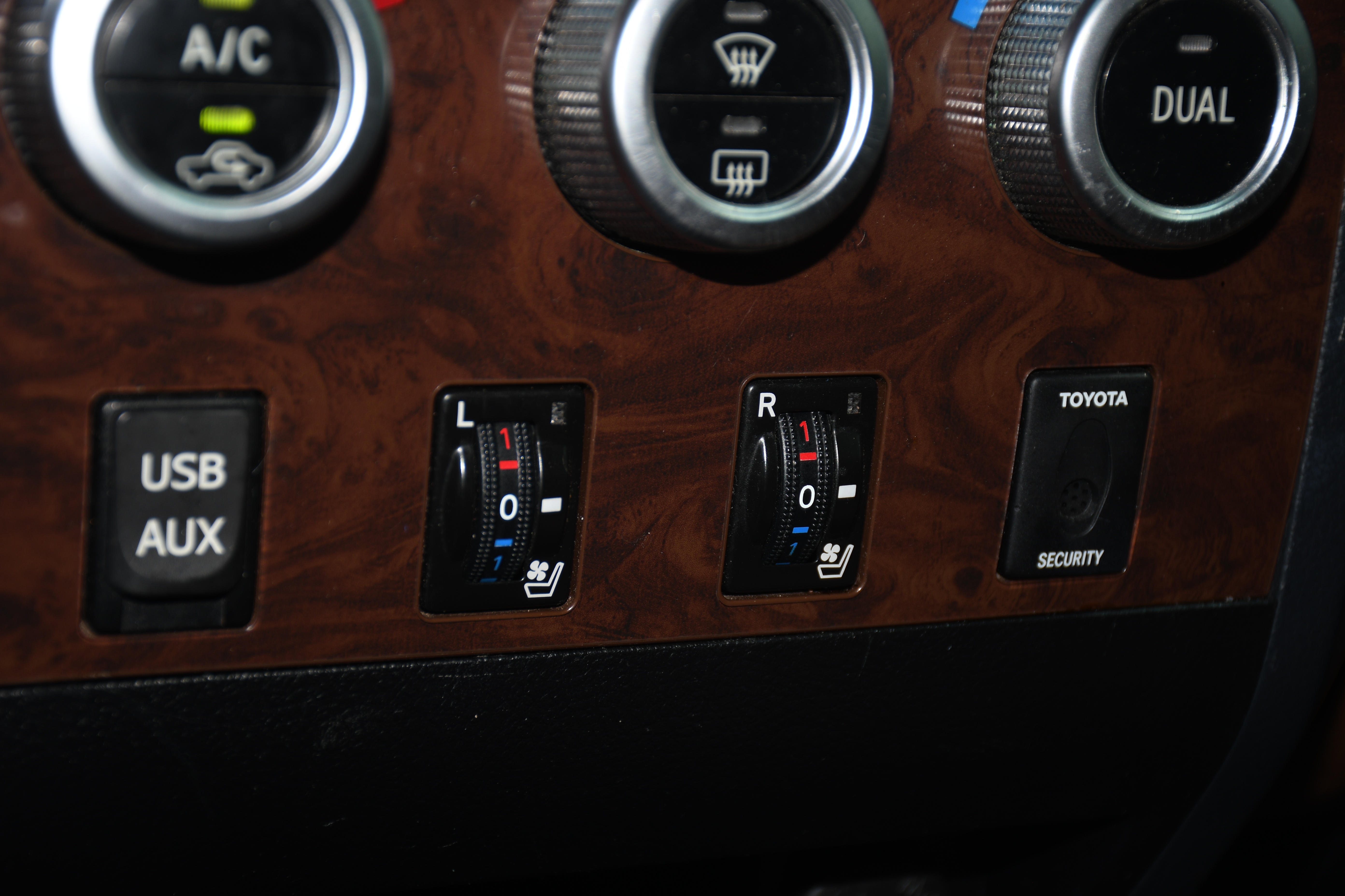 Used 2013 Toyota Tundra Platinum AWD/4WD image 14