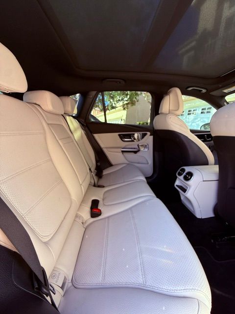 Used 2023 Mercedes-Benz GLC 300 image 12