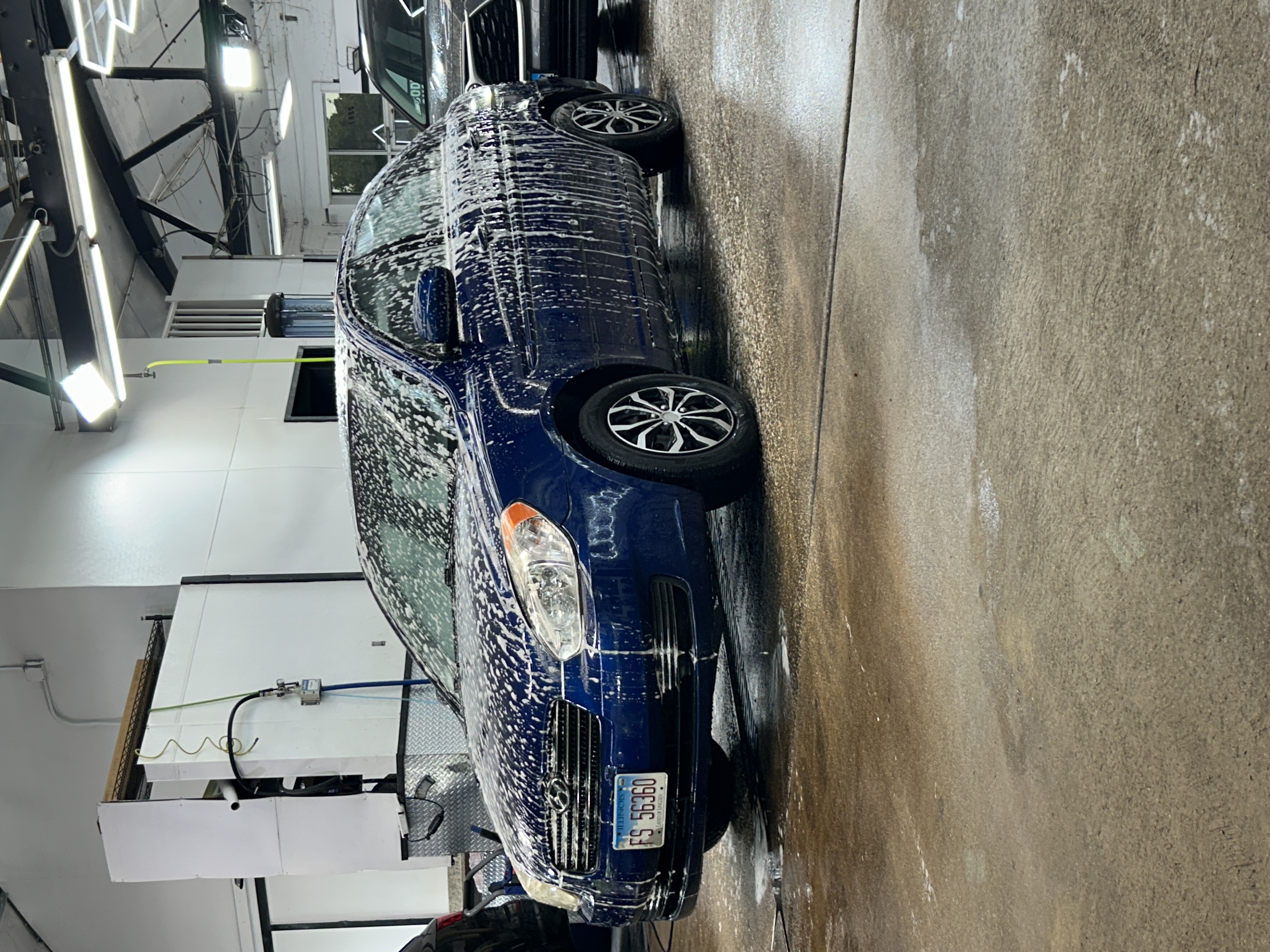 Used 2011 Hyundai Accent GLS w/ Premium Pkg 4 FWD image 1