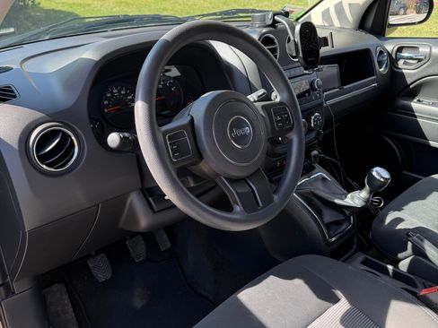 Used 2013 Jeep Compass Sport image 10