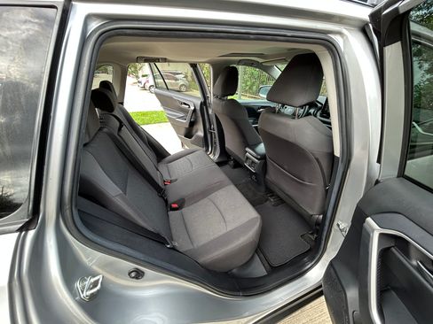 Used 2019 Toyota RAV4 XLE w/ Convenience Package image 19
