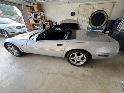 Used 1996 Chevrolet Corvette Convertible image 4