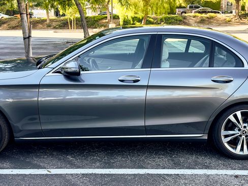 Used 2018 Mercedes-Benz C 300 Sedan image 2
