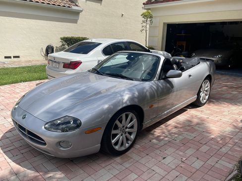 Used 2005 Jaguar XK8 Convertible image 4