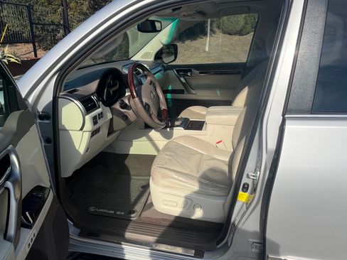 Used 2014 Lexus GX 460 460 Sport Utility 4D image 8