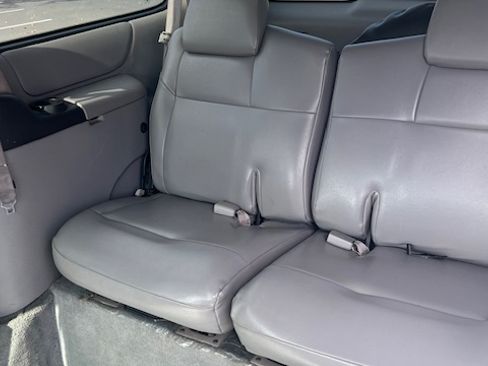 Used 2004 Chevrolet Venture Plus w/ Climate Package image 16