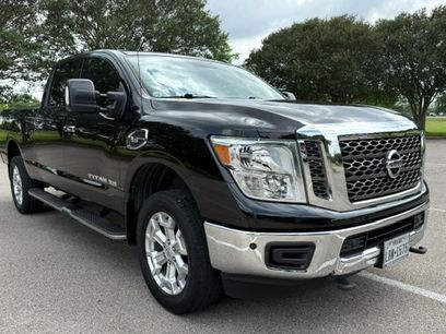 Used 2018 Nissan Titan SV w/ SV Convenience Package