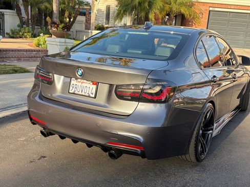 Used 2017 BMW 330i xDrive Sedan AWD/4WD image 4