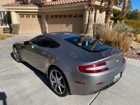 Used 2008 Aston Martin V8 Vantage Coupe 2D image 4