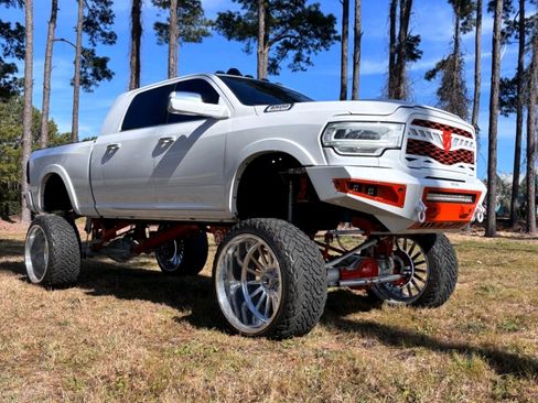 Used 2019 RAM 2500 Laramie w/ Chrome Appearance Group image 11