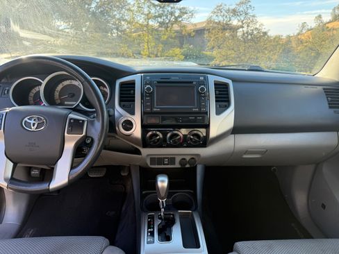 Used 2013 Toyota Tacoma 4x4 Double Cab w/ TRD Sport Pkg image 5