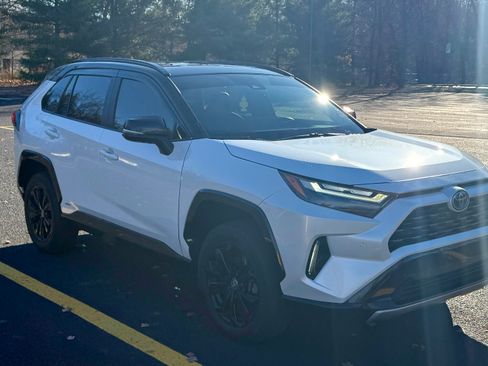 Used 2023 Toyota RAV4 XSE image 9