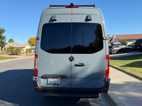 Used 2021 Mercedes-Benz Sprinter 2500 image 4