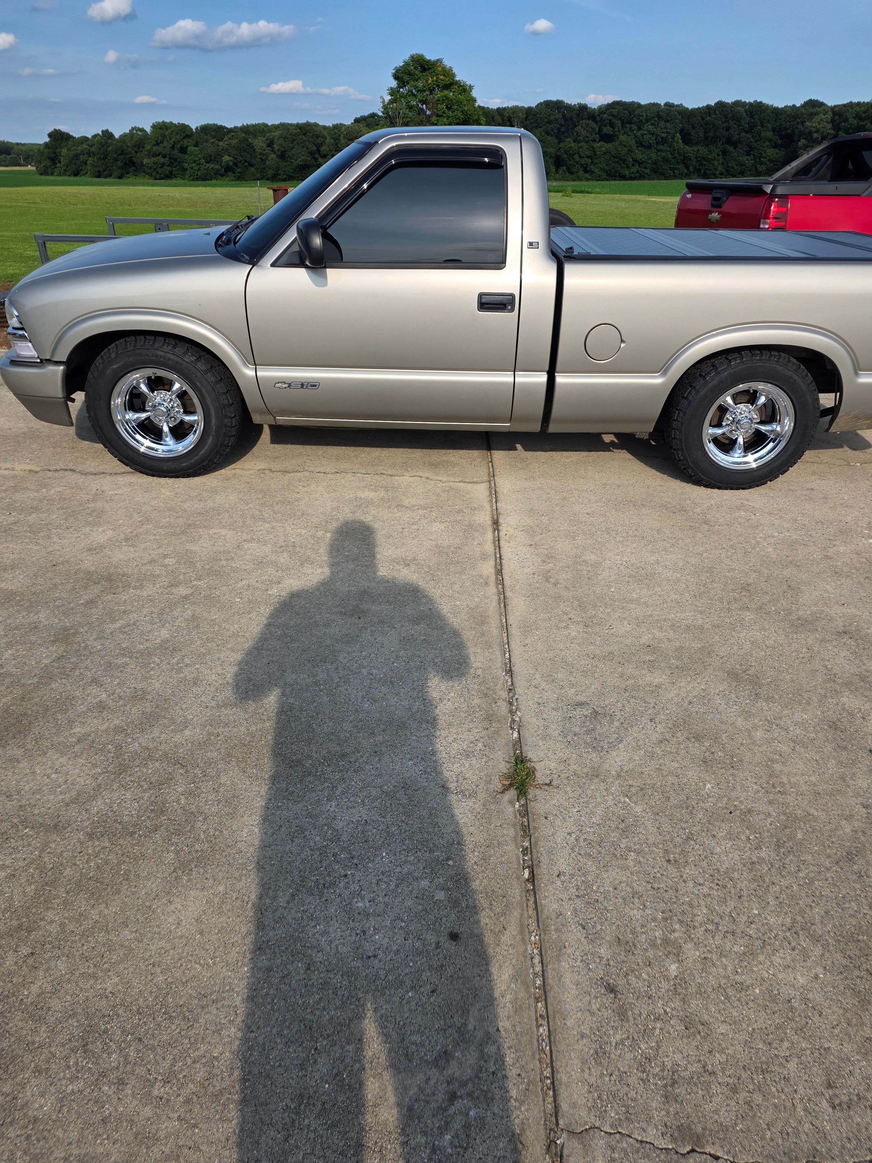 Used 2001 Chevrolet S10 Pickup LS w/ Preferred Equipment Group RWD image 4